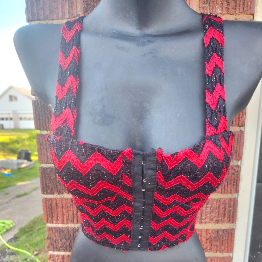 Y2K crop top. Size small.